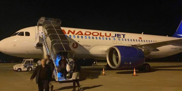 Elazığ’a acil iniş yapan uçakta büyük panik!