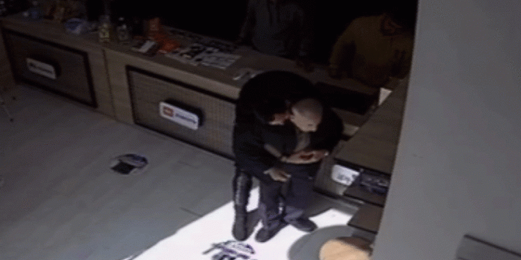 Heimlich manevrası yine hayat kurtardı