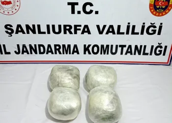 Yolcu otobüsünde 5 kilo esrar ele geçirildi