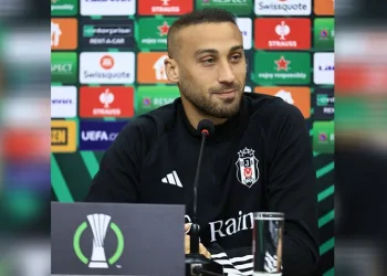 Cenk Tosun: “Yarın taraftarımızın önünde galip gelmek istiyoruz”