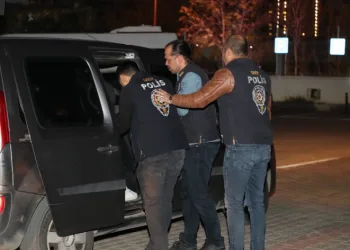 Mersin’de yasa dışı bahis oynatan 4 şüpheli gözaltına alındı