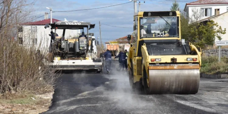 Pelitözü’nde yollar yeni asfalta kavuştu