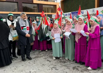 Kur’an kursu öğrencilerinden Filistin’e destek