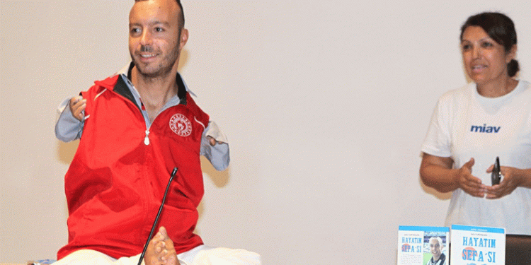 Sefa Yurtkölesi, öğrencilerle buluştu