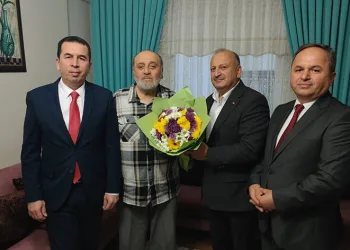 Başkan Tavlı’dan ilkokul öğretmenine vefa