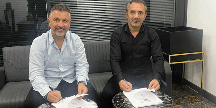 Afyonspor sözleşme imzaladı