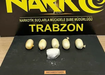 Yuttuğu uyuşturucular ile yakalandı