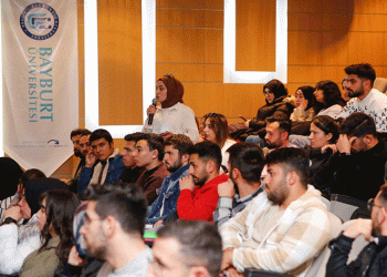 Sekmen, Siyaset Akademisinin ilk konuğu oldu