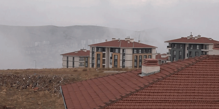 Elazığ’da sis etkili oldu