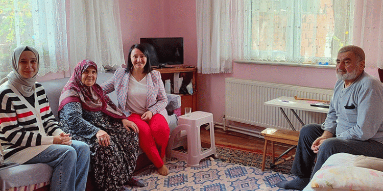 Başkan Tekin, halkın yanında