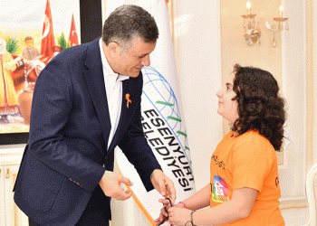 Lösemili çocuklardan Başkan Bozkurt’a ziyaret