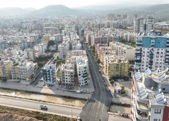 Silifke’de asfalt çalışmaları sürüyor