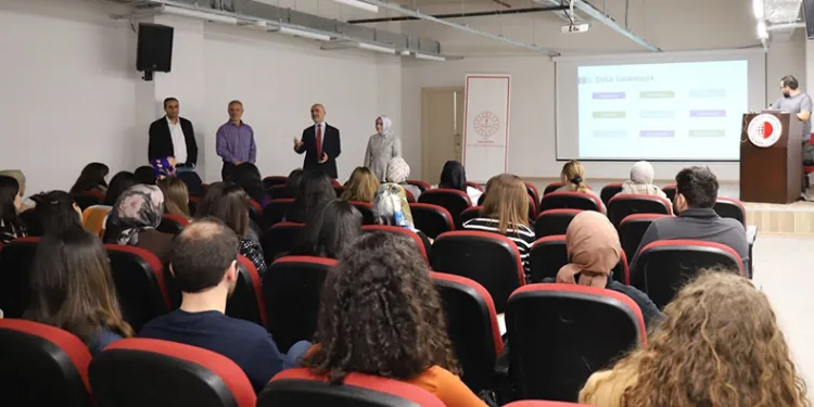 Öğretmenlere “Dijital Yeterlilik Eğitimi” verildi