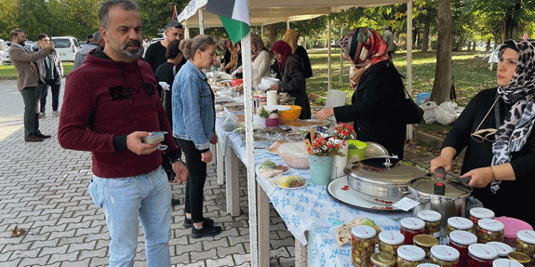 Kadın Kolları’ndan Filistin’e yardım etkinliği