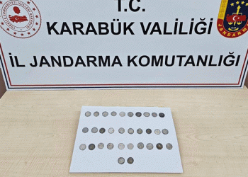 Üzerlerinde sikkeler ile yakalandılar