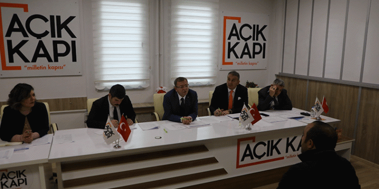 Vali Polat, vatandaşların sorunlarını dinledi