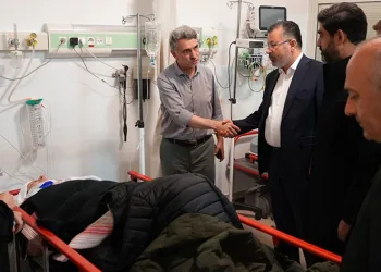 Kırışık, kazada yaralanan öğrenciler hakkında bilgi aldı