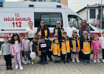 Minik öğrenciler ambulansı tanıdı