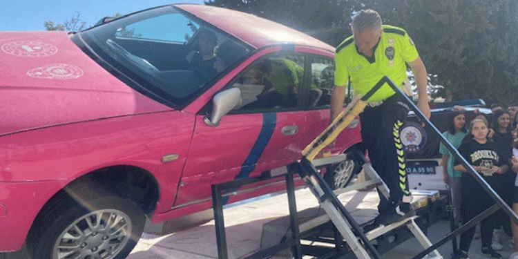 Mersin’de trafik eğitimleri sürüyor