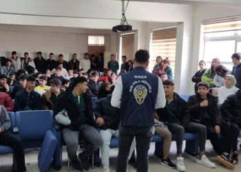 SİBERAY ekibinden öğrencilere seminer