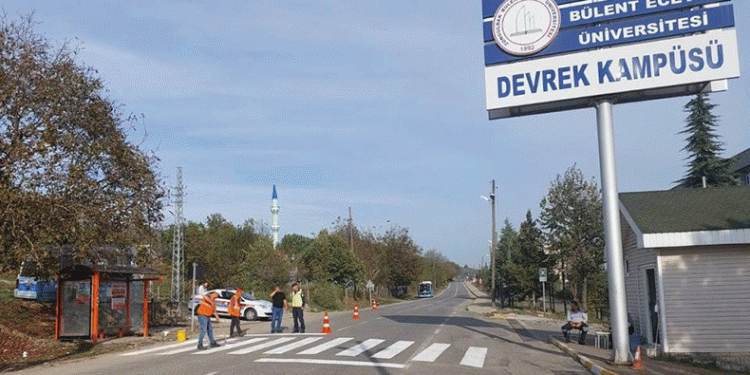Devrek’te güvenli geçiş yolları boyandı