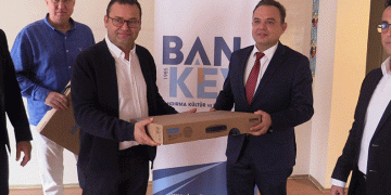 Bandırma’da vakıftan bilgisayar desteği