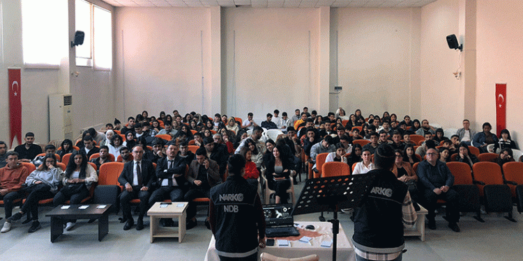 MYO öğrencilerine narkotik bilgilendirme