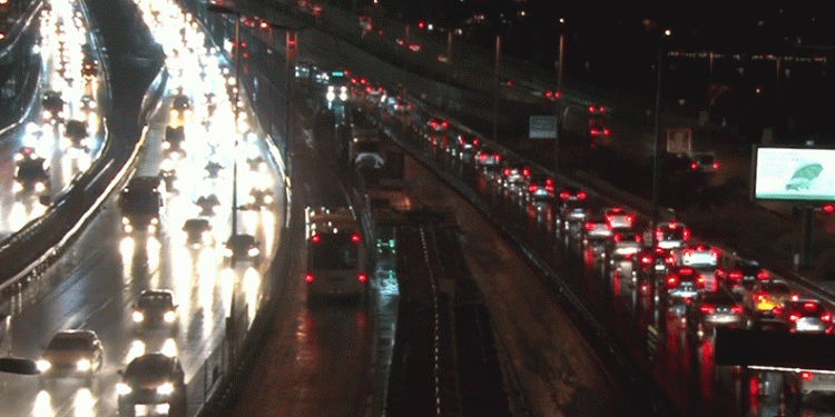 İstanbul’da sağanak yağmur etkili oluyor