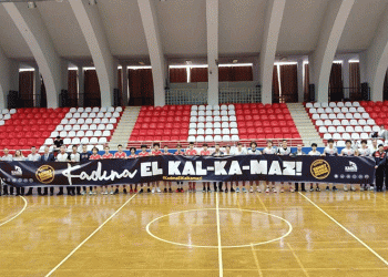 “Kadına El Kalkamaz” pankartı açıldı