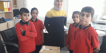 Öğrenciler kumbaralarını Filistin için boşalttı