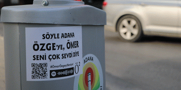 Gencin astığı ilan görenleri şaşırttı