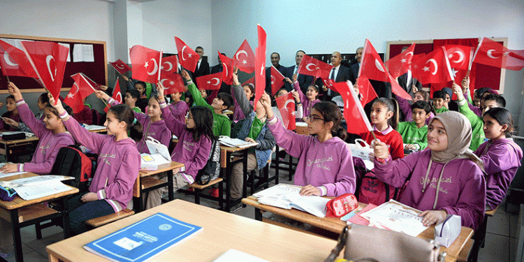 Malatya’da öğrencilere kitap desteği
