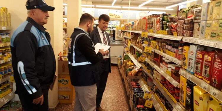 Kars’ta zincir marketler denetleniyor