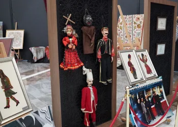 Çocuklar Karagöz oyunuyla tanıştı