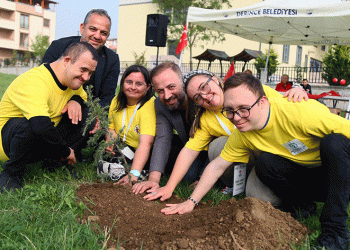 Derince’de fidanlar toprakla buluştu