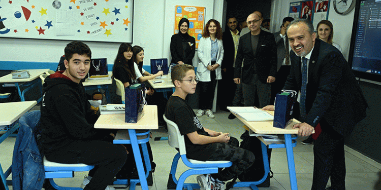 Başkan Aktaş, öğrencilere tavsiye verdi