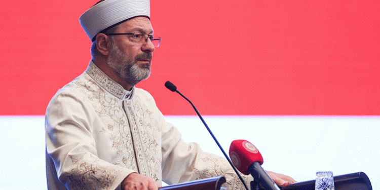 Erbaş’tan kadına yönelik şiddete karşı mesaj