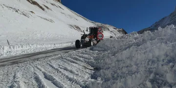 Van-Bahçesaray yolu ulaşıma açıldı