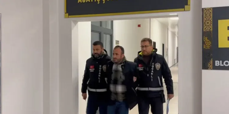 Eski eşini yemek yerken öldüren zanlı tutuklandı