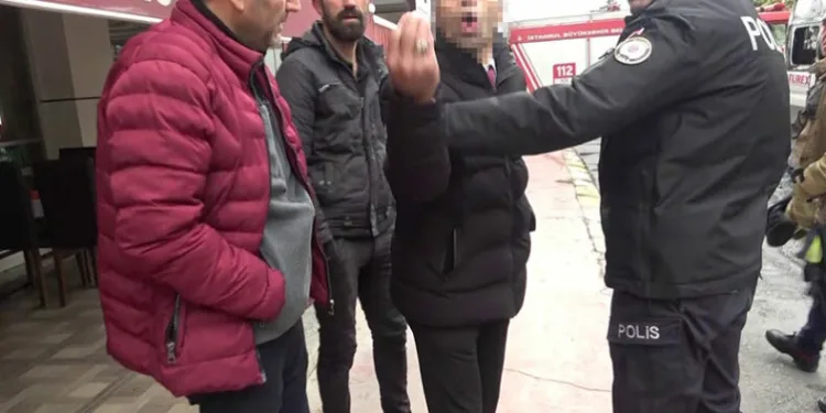 Araç yangınını çeken basın mensubuna saldırı