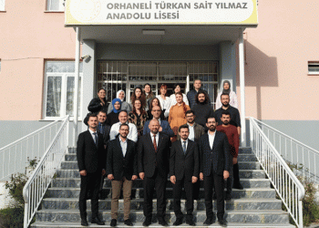 Orhaneli Belediye Başkanı Aykurt öğretmenleri unutmadı