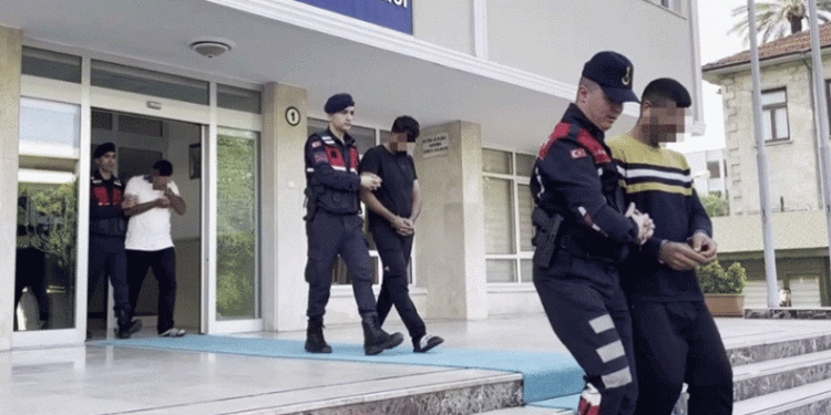 Mersin’de uyuşturucu ile yakalanan 2 kişi tutuklandı