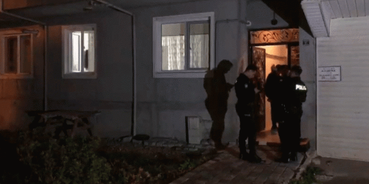 Bursa’da hırsızlar ev sahibini eve almadı