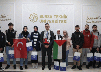 BTÜ yönetimi Filistinli öğrencilerle bir araya geldi