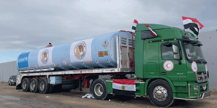 İsrail, Gazze’ye günde 2 tanker yakıt girişine izin verdi