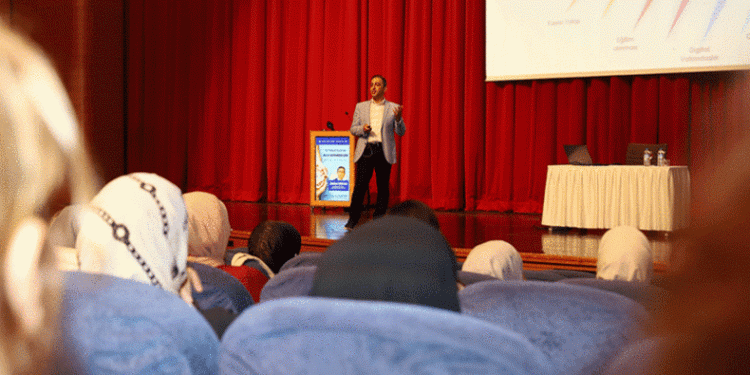 Bursa Büyükşehir’den ailelere ‘iletişim semineri’