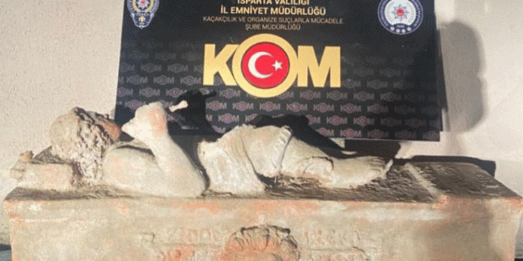 Isparta’da Roma Dönemine ait lahit mezar ele geçirildi