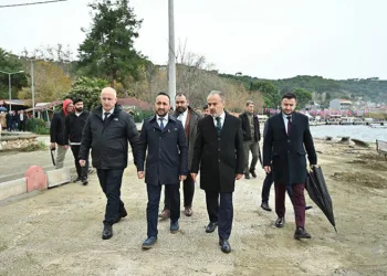 Bursa sahillerinde fırtına mesaisi