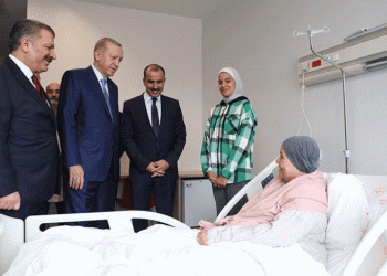 Erdoğan, Gazzeli hastaları ziyaret etti