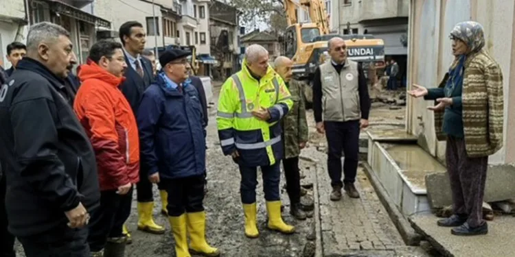 Bursa’da Trilye beldesini sel vurdu